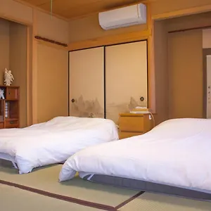 别墅 Huge Japanese House - Shibuya 22 Min Direct Train 山手線大塚站走路10分鐘，電車到池袋只要3分鐘，新宿12分鐘，日式獨棟民家風超級大大大房子！ 日本